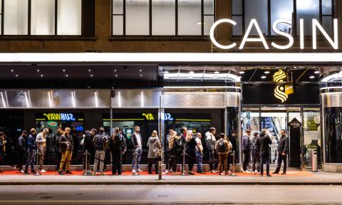 Casino Zürich Gebäude Warteschlange Gambling Festival
